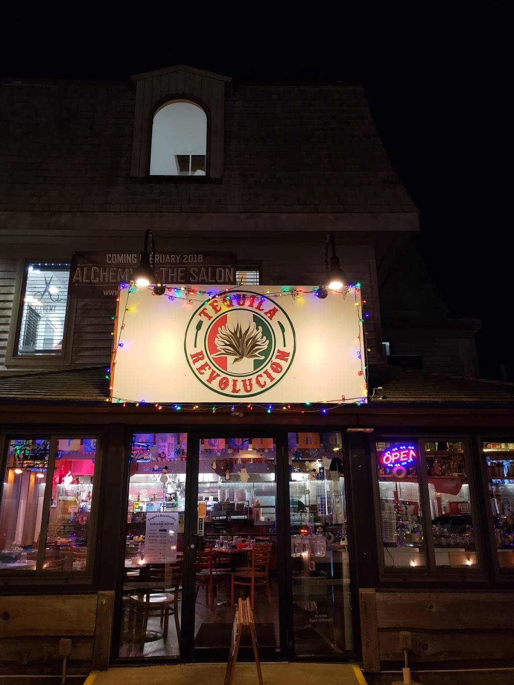 Tequila Revolucion | restaurant | 1851 Post Rd, Fairfield, CT 06824, USA | 4758889841 OR +1 475-888-9841