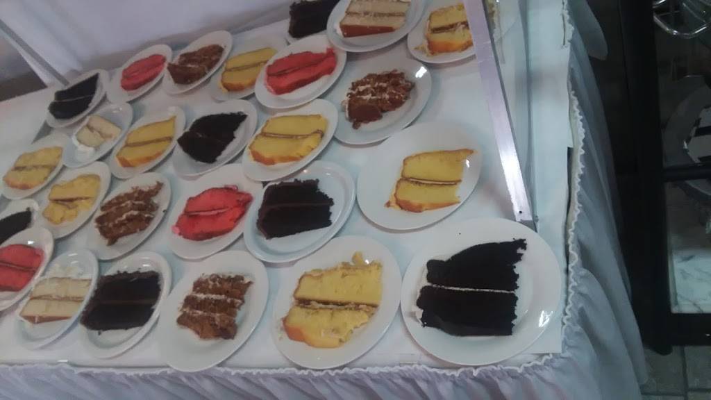 Merrediths Restaurant | restaurant | 1558 Dixie Airport Rd, Madison Heights, VA 24572, USA | 4348452997 OR +1 434-845-2997