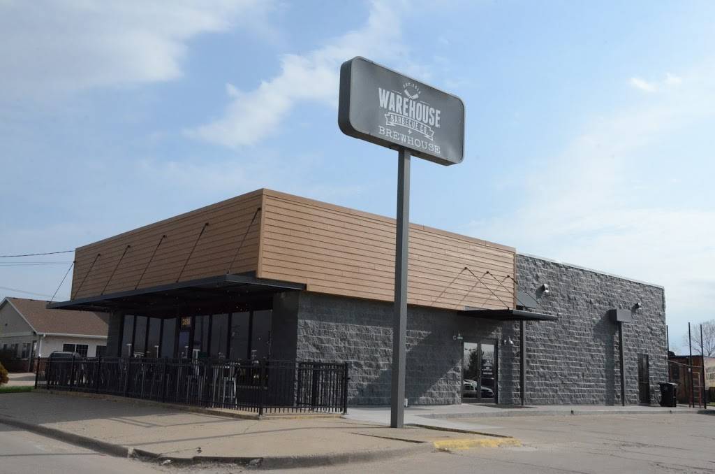 Warehouse Barbecue Co. & Brewhouse | restaurant | 2818 N Court Rd, Ottumwa, IA 52501, USA | 6419548038 OR +1 641-954-8038