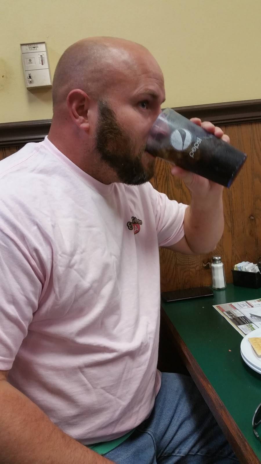 East of Chicago Pizza | restaurant | 1325 US-27, Berne, IN 46711, USA | 2605898891 OR +1 260-589-8891