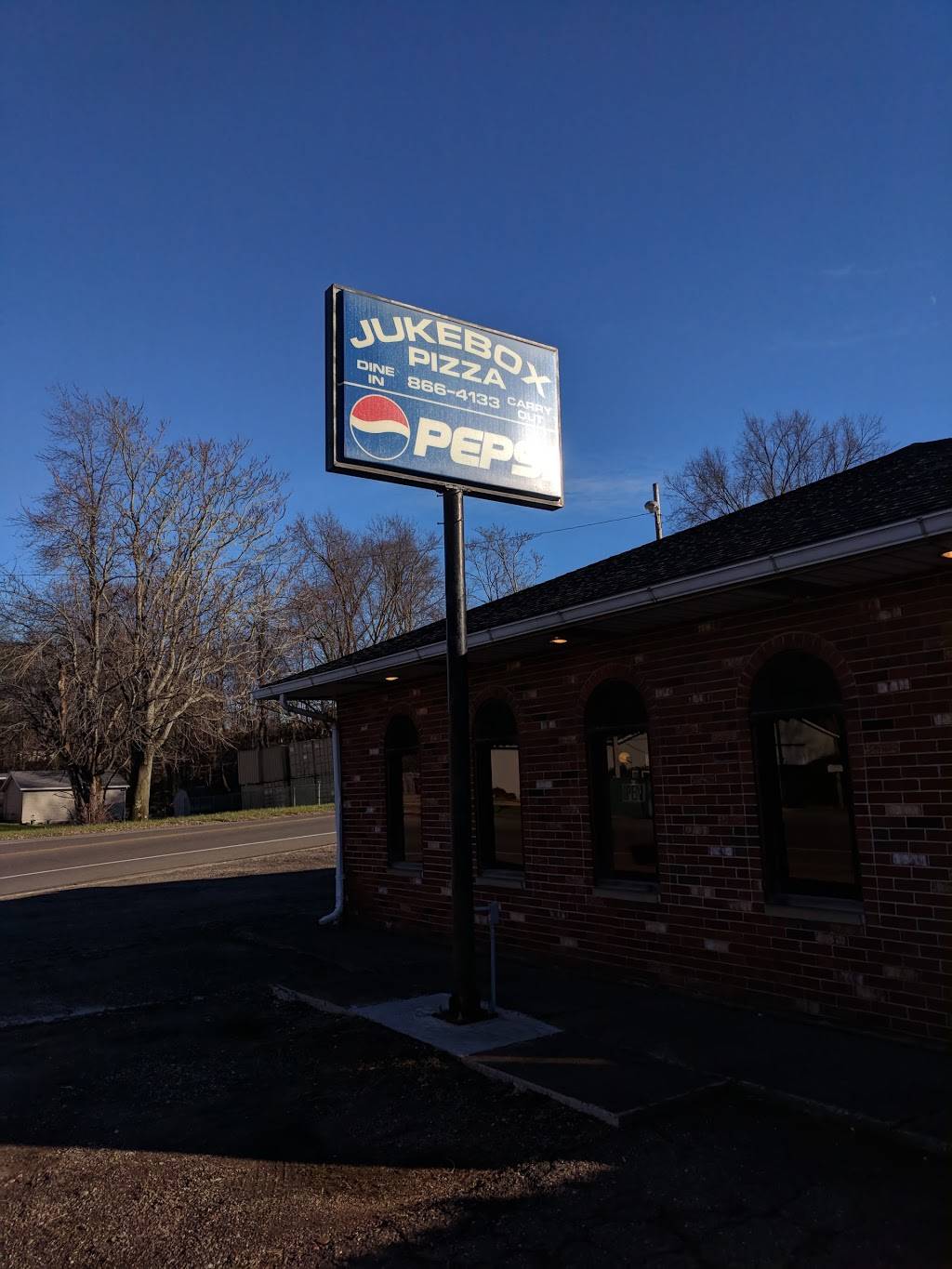Jukebox Pizza | restaurant | 167 N Main St, Waynesburg, OH 44688, USA | 3308664133 OR +1 330-866-4133