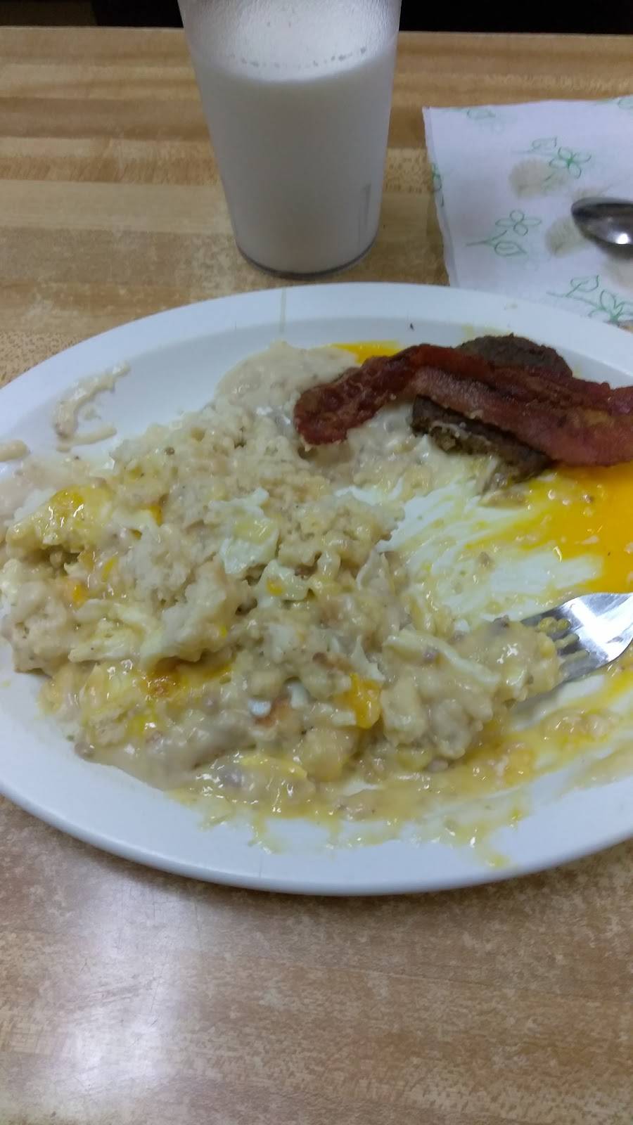 Tiptons Cafe | restaurant | 127 W Depot St, Greeneville, TN 37743, USA | 4236394201 OR +1 423-639-4201