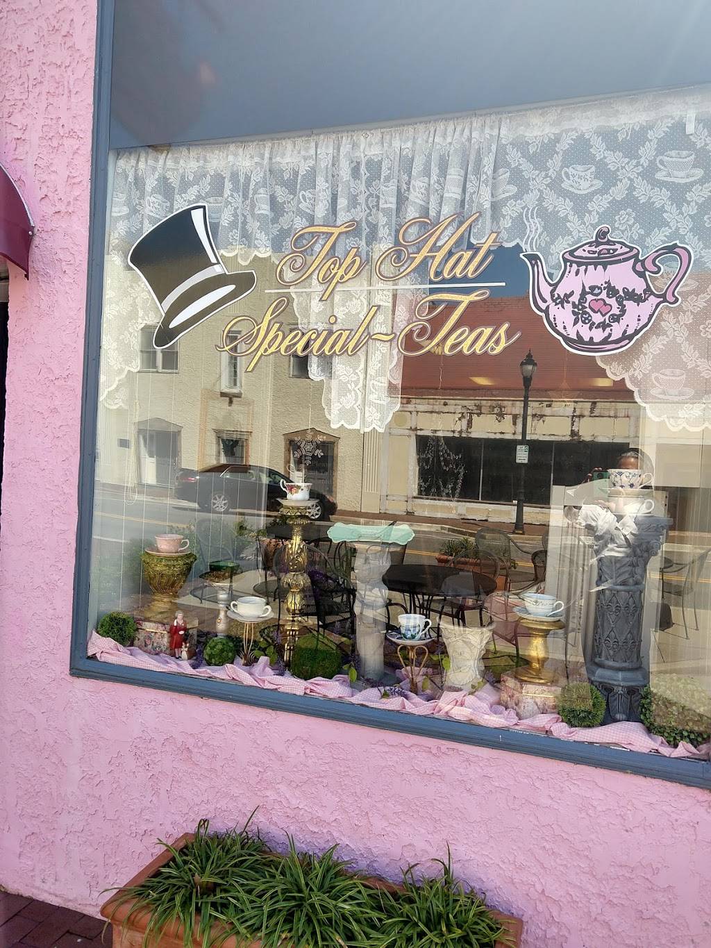 Top Hat Special-Teas Inc | restaurant | 234 W Evans St, Florence, SC 29501, USA | 8436298326 OR +1 843-629-8326