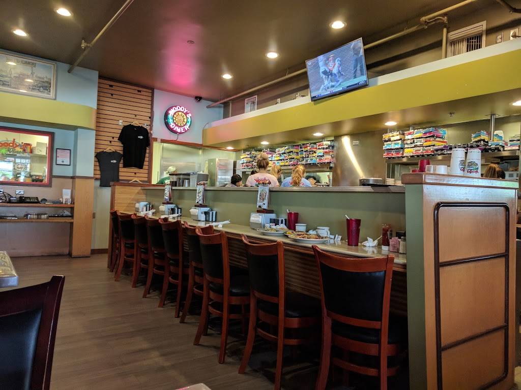 Woodys Diner | restaurant | 10136 Adams Ave, Huntington Beach, CA 92646, USA | 7149654555 OR +1 714-965-4555