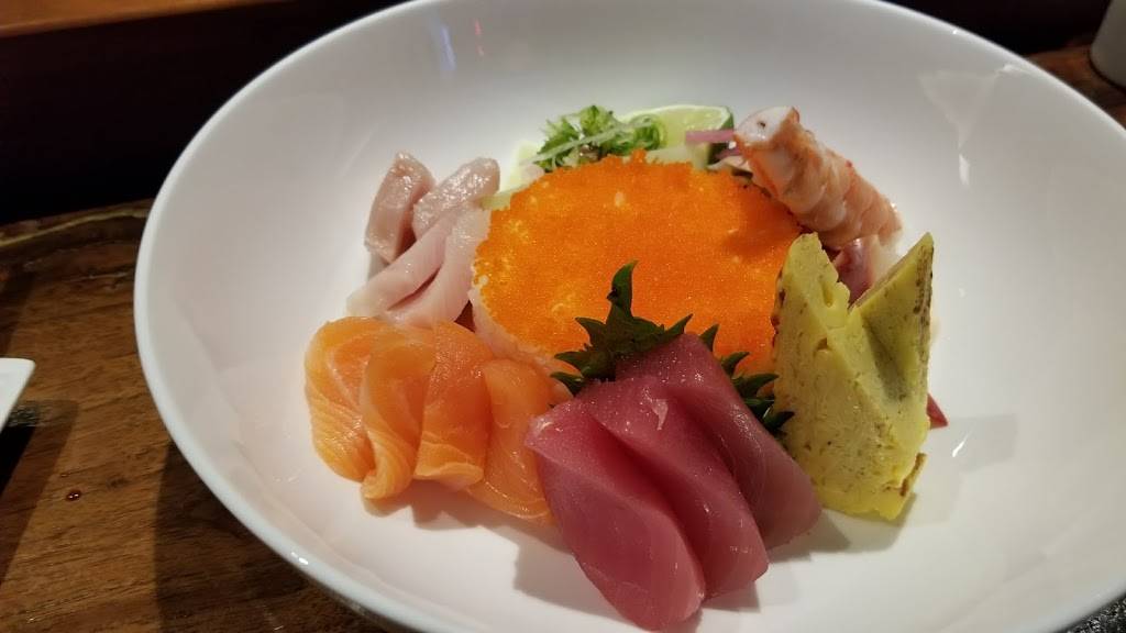 Mizuno Japanese Restaurant | restaurant | La Promenade Distinctively yo Shoppes #115, 1860 Laskin Rd, Virginia Beach, VA 23454, USA | 7574221200 OR +1 757-422-1200