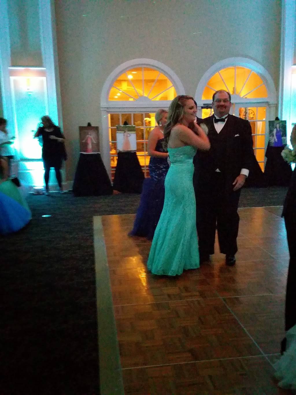 Old Course Pub at Raveneaux Country Club | restaurant | Spring, TX 77379, USA | 2813701991 OR +1 281-370-1991