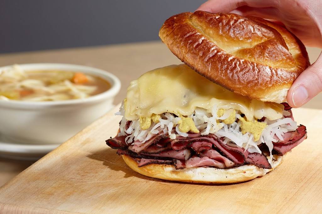 Izzys Beechmont | restaurant | 7625 Beechmont Ave, Cincinnati, OH 45255, USA | 5132315550 OR +1 513-231-5550