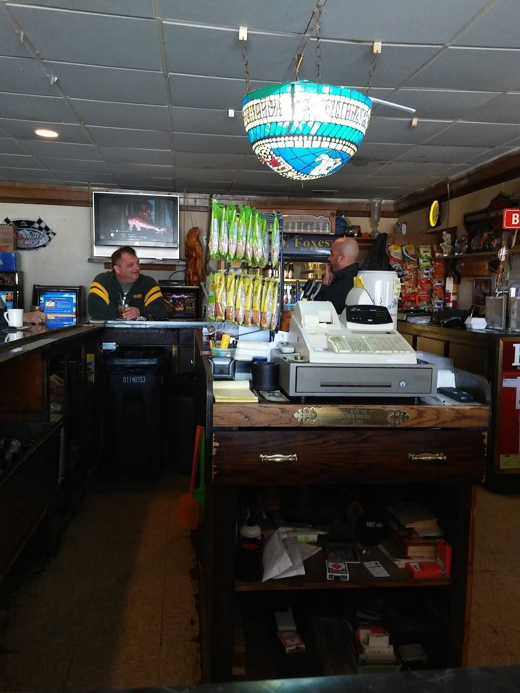 J Q Foxes | restaurant | 2835 Wisconsin St, Sturtevant, WI 53177, USA | 2628849424 OR +1 262-884-9424