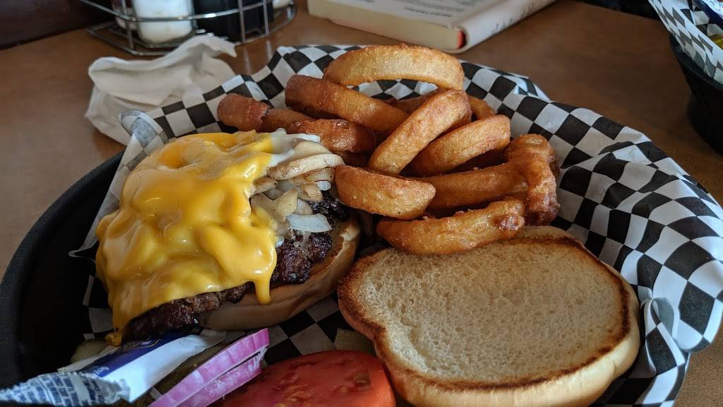 The Grille | restaurant | 424 S 44th St, Mt Vernon, IL 62864, USA | 6182461700 OR +1 618-246-1700