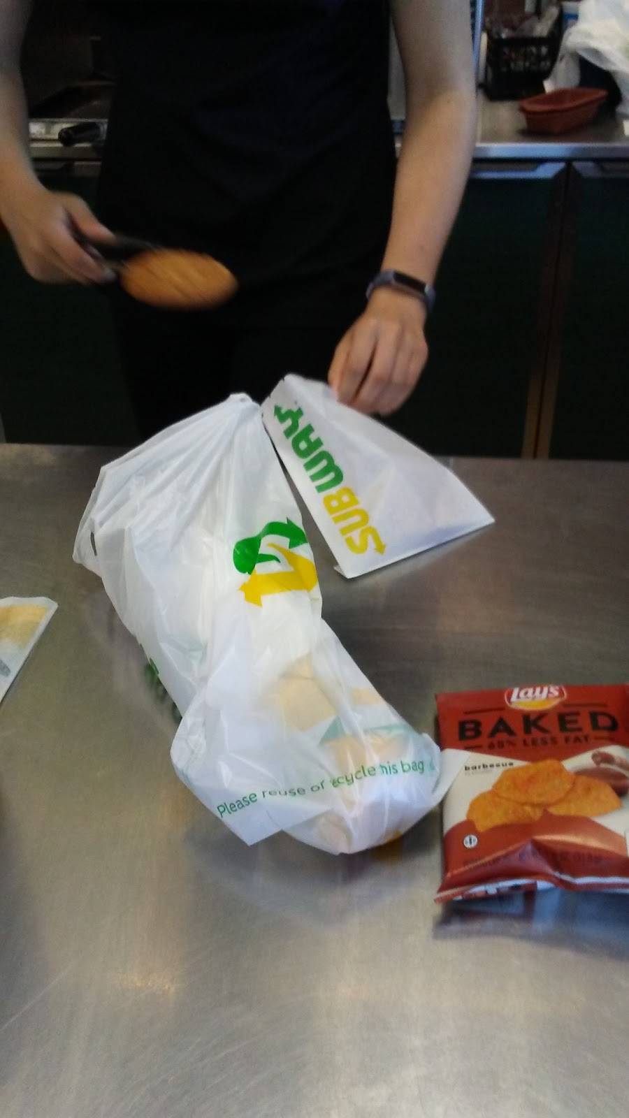 Subway | restaurant | 6007 W Layton Ave, Greenfield, WI 53220, USA | 4142819009 OR +1 414-281-9009