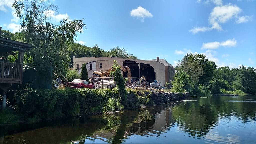 Bum & Kels Lakeside Tavern | restaurant | 1132 NY-52, Loch Sheldrake, NY 12759, USA | 8454347427 OR +1 845-434-7427