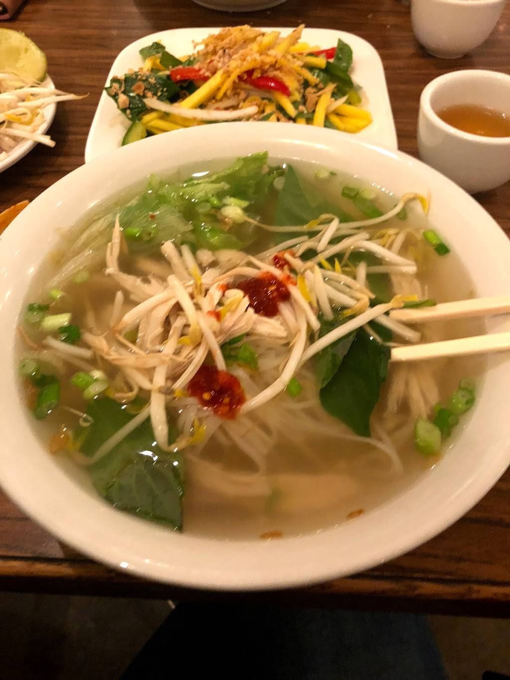 Pho Asia 21 | restaurant | 1208 King St W, Toronto, ON M6K 1G2, Canada | 6474360680 OR +1 647-436-0680