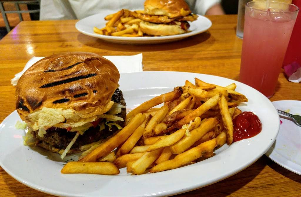 Pita Hut | restaurant | 18450 W Dixie Hwy, North Miami Beach, FL 33160, USA | 3057920821 OR +1 305-792-0821