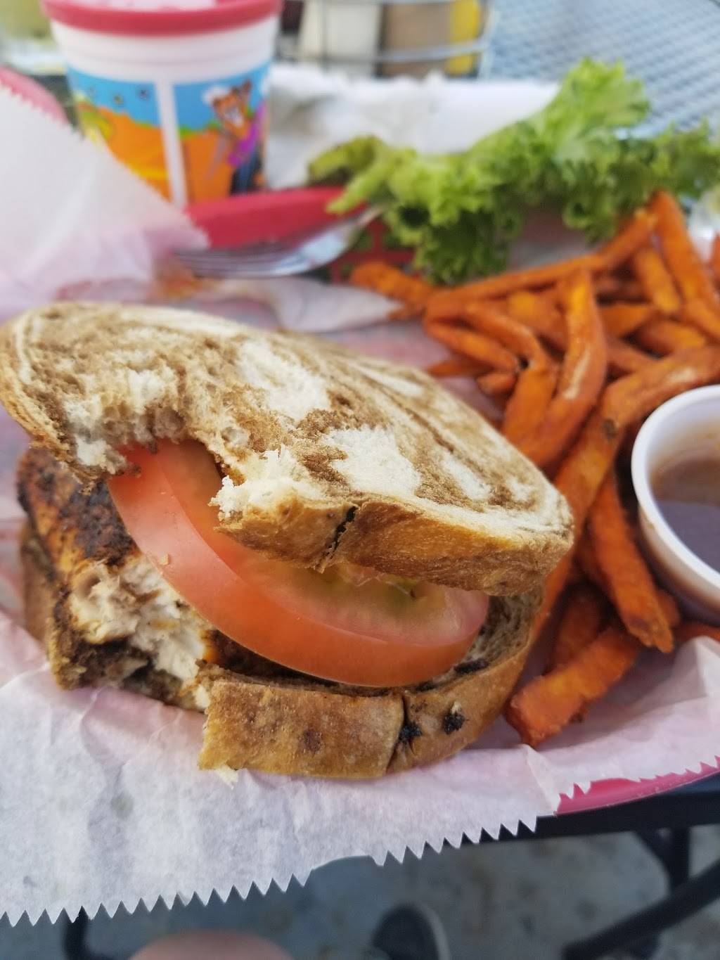 RiverWatch | restaurant | 1 Walnut St, Lawrenceburg, IN 47025, USA | 8125393625 OR +1 812-539-3625