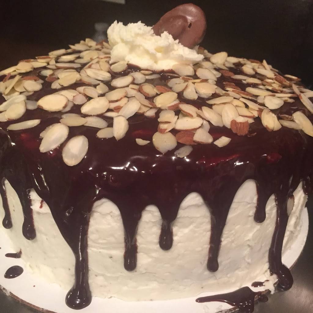 The Pier Seafood and Steaks | restaurant | 28491 MS-35, Sardis, MS 38666, USA | 6625630940 OR +1 662-563-0940