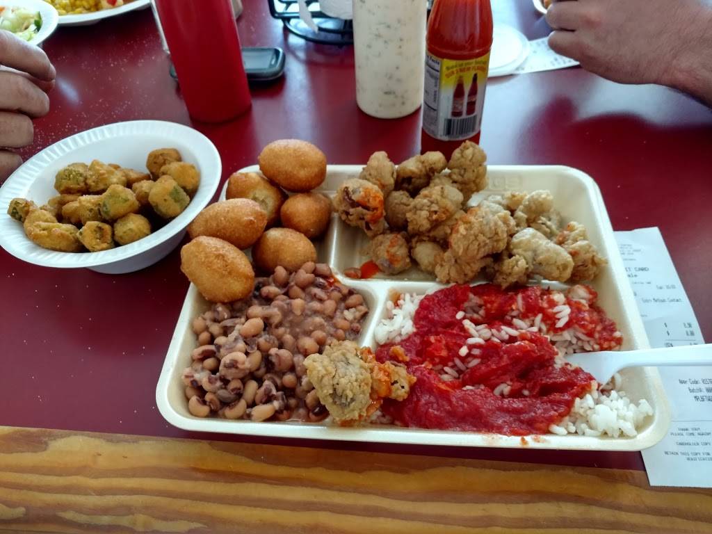 Trulucks Seafood | restaurant | 201 E Smith St, Timmonsville, SC 29161, USA | 8433463838 OR +1 843-346-3838