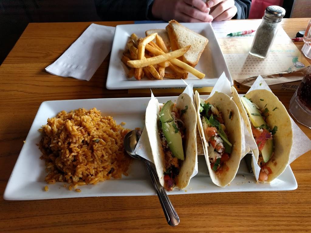 Chilis Grill & Bar | restaurant | 9945 Hudson Pl, Woodbury, MN 55125, USA | 6517398177 OR +1 651-739-8177