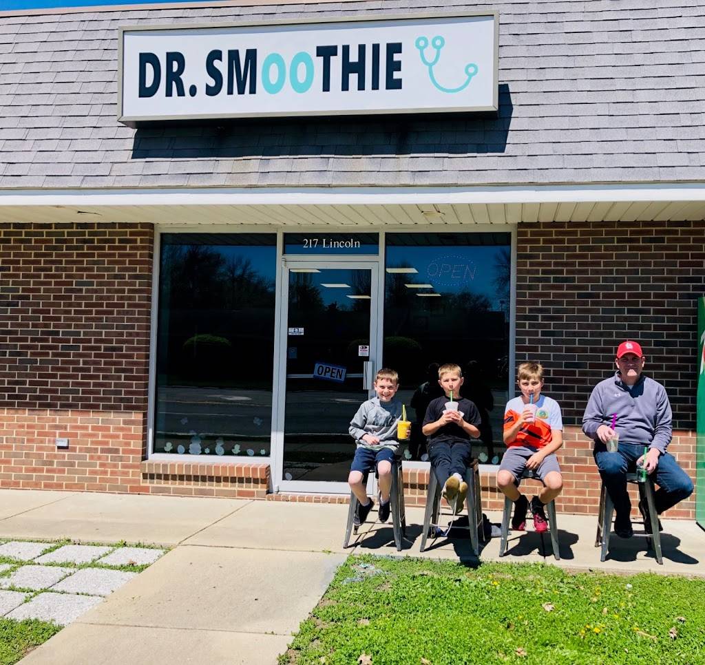 Dr. Smoothie | restaurant | 217 Lincoln Ave, Charleston, IL 61920, USA | 2173459305 OR +1 217-345-9305