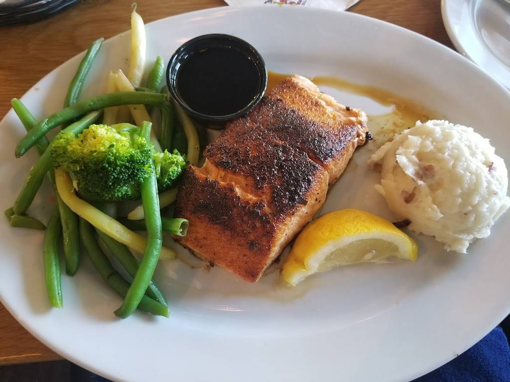 The Crazy Crab | restaurant | 104 William Hilton Pkwy, Hilton Head Island, SC 29926, USA | 8436815021 OR +1 843-681-5021