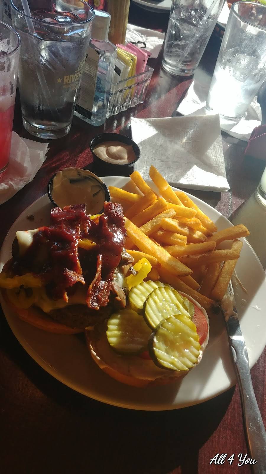 Arthurs | cafe | 3516 Edwards Rd, Cincinnati, OH 45208, USA | 5138715543 OR +1 513-871-5543