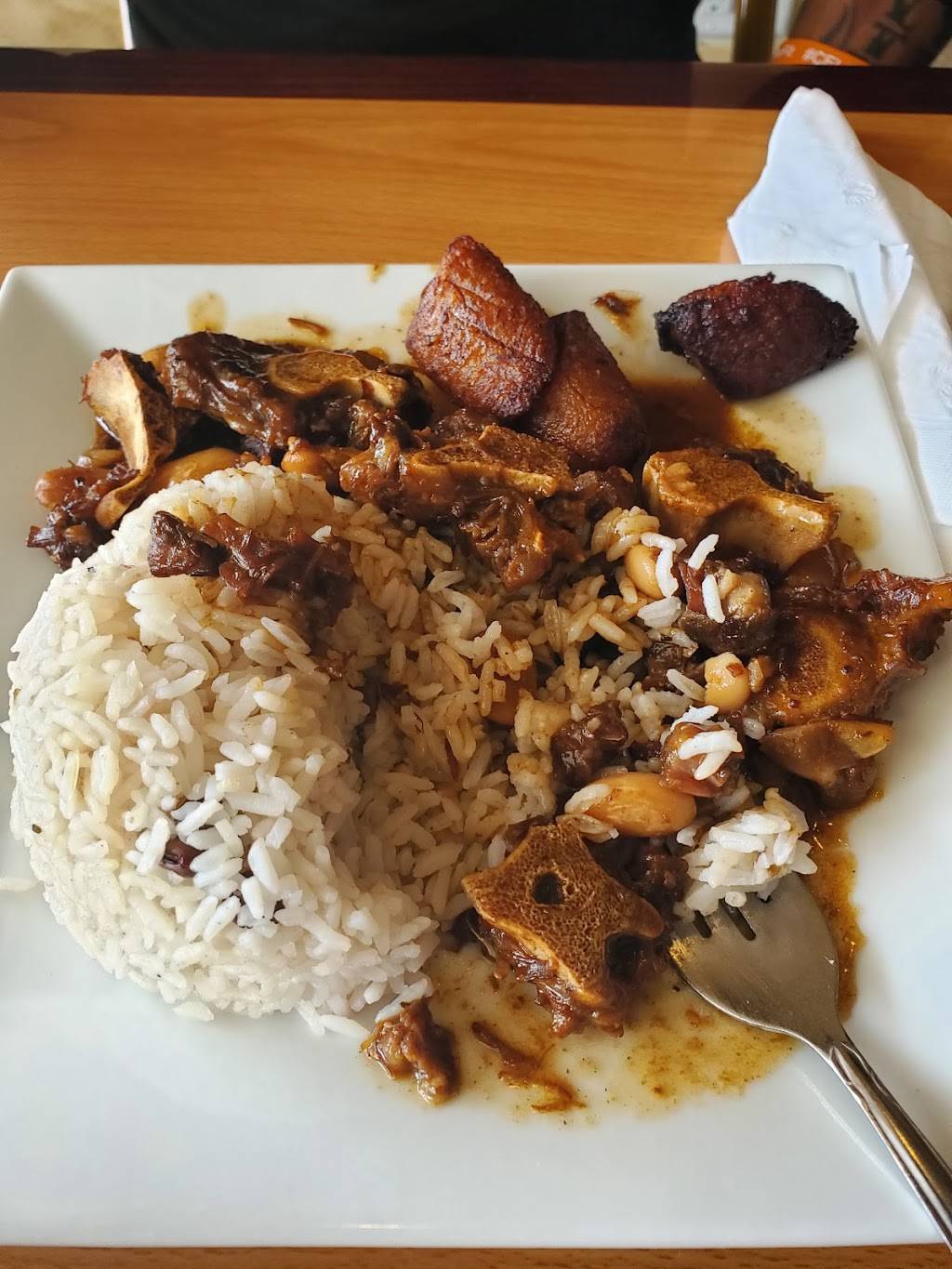 Tropix Island Fest | restaurant | 3590 N US HWY 17, 92, Lake Mary, FL 32746, USA | 4079155497 OR +1 407-915-5497