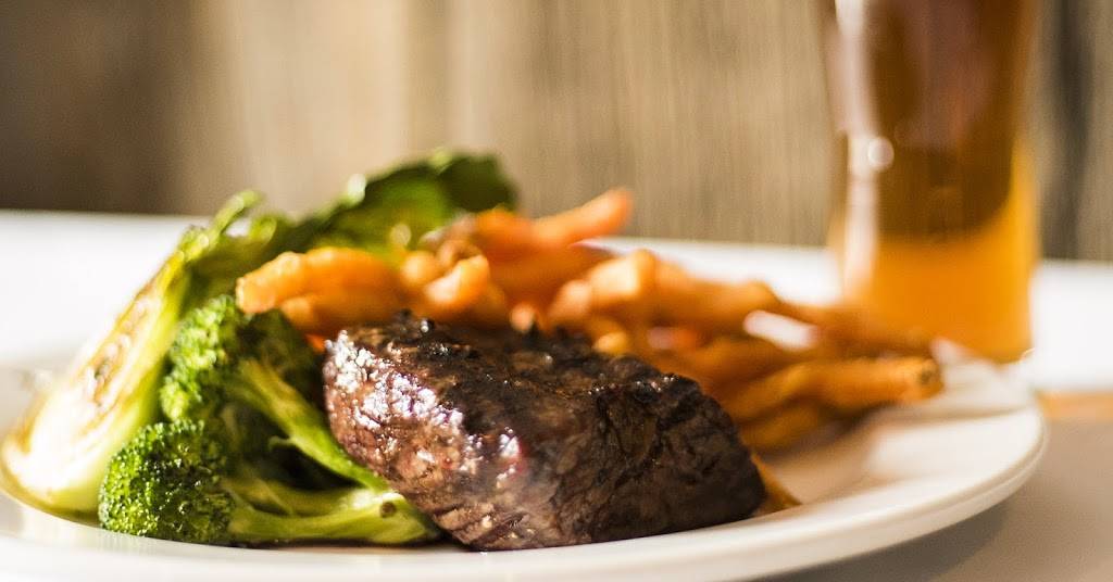 Bistro Cafe Delice | restaurant | 84 Rue Saint Laurent, Beauharnois, QC J6N 2S7, Canada | 4503951103 OR +1 450-395-1103