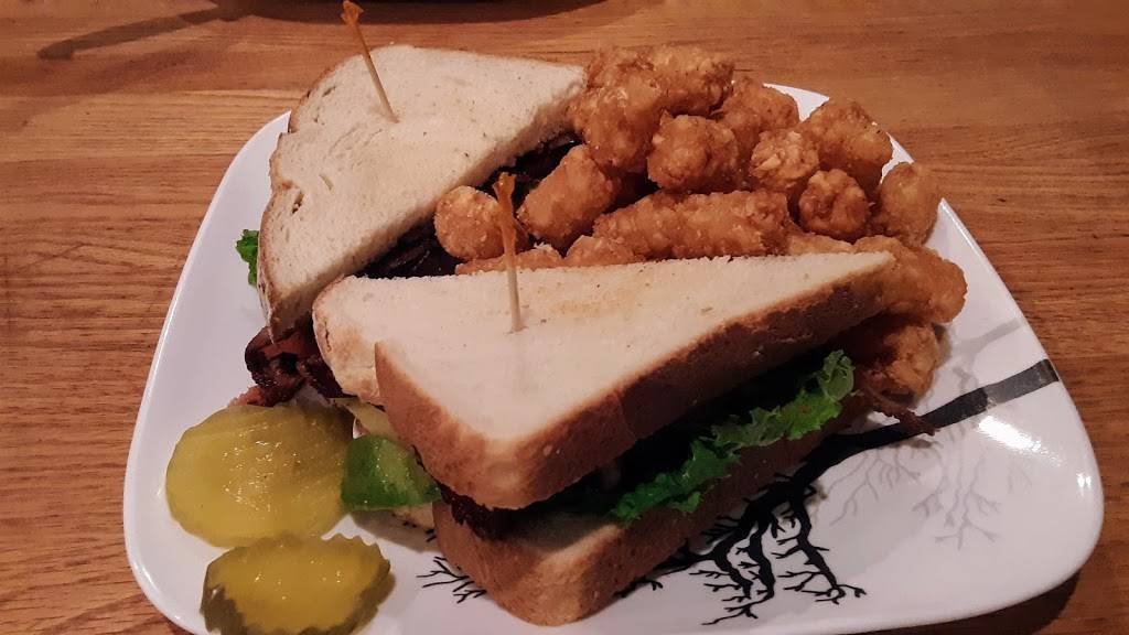 Trina & Rons Place | restaurant | 45 NE Skipanon Dr, Warrenton, OR 97146, USA | 5038618200 OR +1 503-861-8200