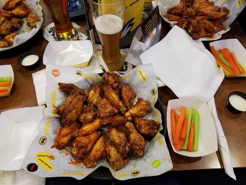 Buffalo Wild Wings | meal takeaway | 2770 Gateway St, Springfield, OR 97477, USA | 5413936606 OR +1 541-393-6606