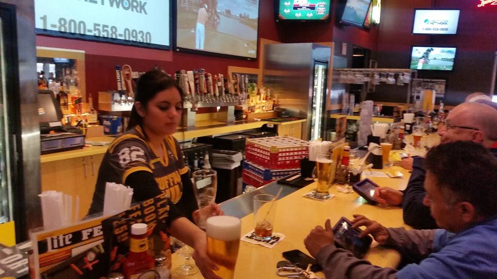Buffalo Wild Wings | restaurant | 7130 Cermak Rd, Berwyn, IL 60402, USA | 7087492319 OR +1 708-749-2319