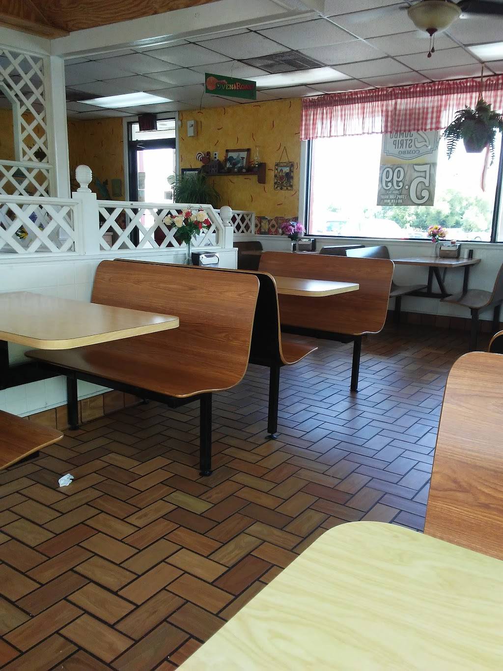 Lees Famous Recipe Chicken | restaurant | 674 N Main St, Jamestown, KY 42629, USA | 2703434800 OR +1 270-343-4800