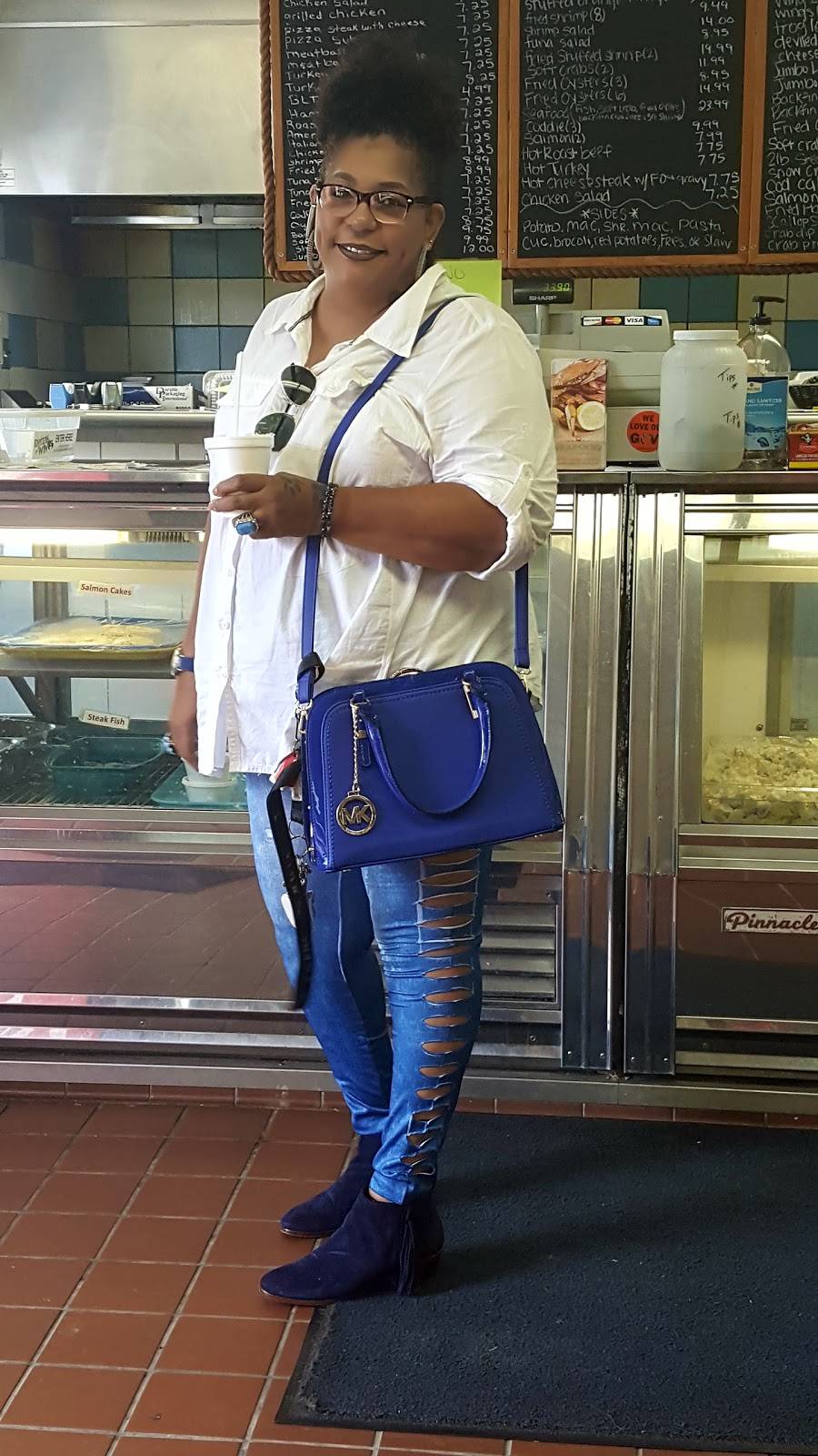 Little Lous Seafood | restaurant | 8043 Philadelphia Rd, Rosedale, MD 21237, USA | 4108663900 OR +1 410-866-3900