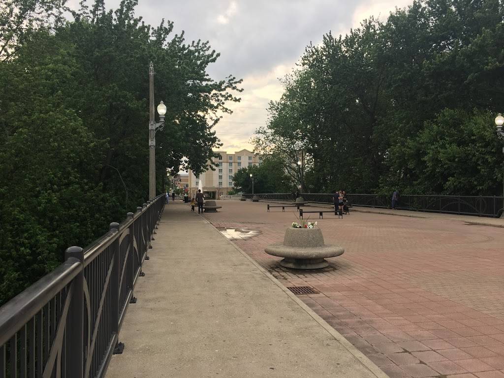 Hilton w Lafayette In | restaurant | 356 E State St, West Lafayette, IN 47906, USA | 7657432100 OR +1 765-743-2100