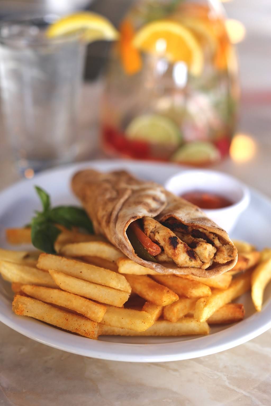 Mediterranean Harbour Bar and Grill | restaurant | 13 Harbourside Ln, Hilton Head Island, SC 29928, USA | 8438429991 OR +1 843-842-9991