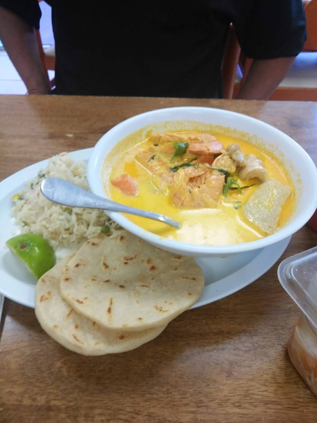 Pupuseria Y Panaderia Emanuel | restaurant | 105 E Edgebrook Dr #101, Houston, TX 77034, USA | 7139478141 OR +1 713-947-8141