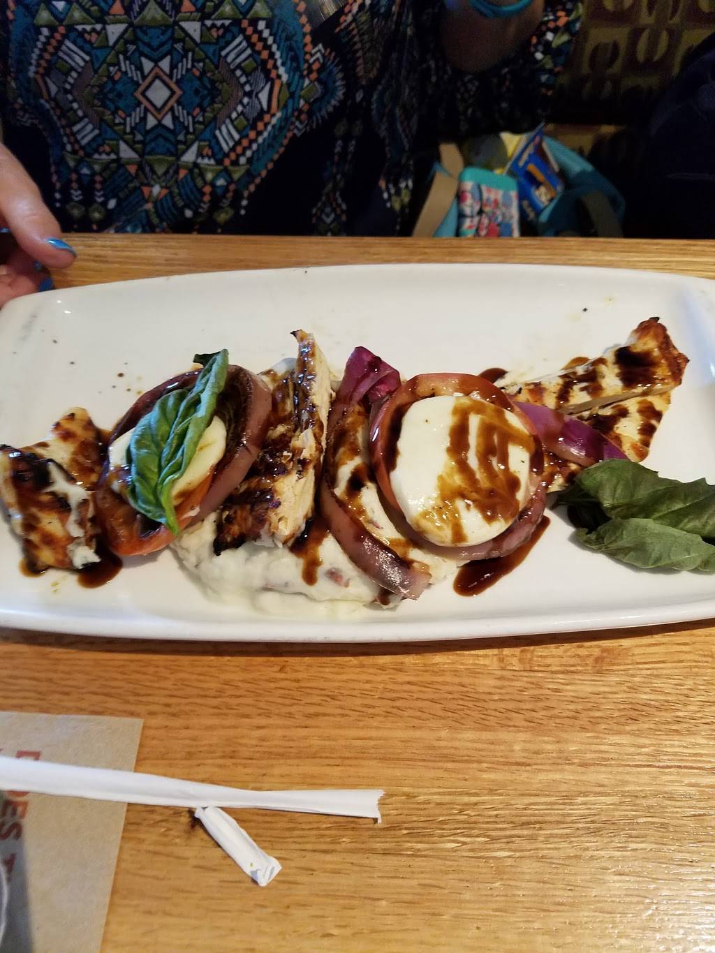 Applebees Grill + Bar | restaurant | 2021 U.S. 287 Frontage Rd, Mansfield, TX 76063, USA | 6825187456 OR +1 682-518-7456