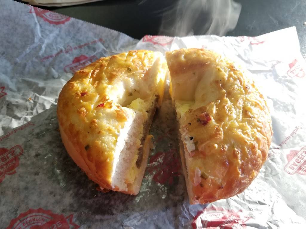 Big Apple Bagels | bakery | 3915 Plainfield Ave NE, Grand Rapids, MI 49505, USA | 6163641919 OR +1 616-364-1919