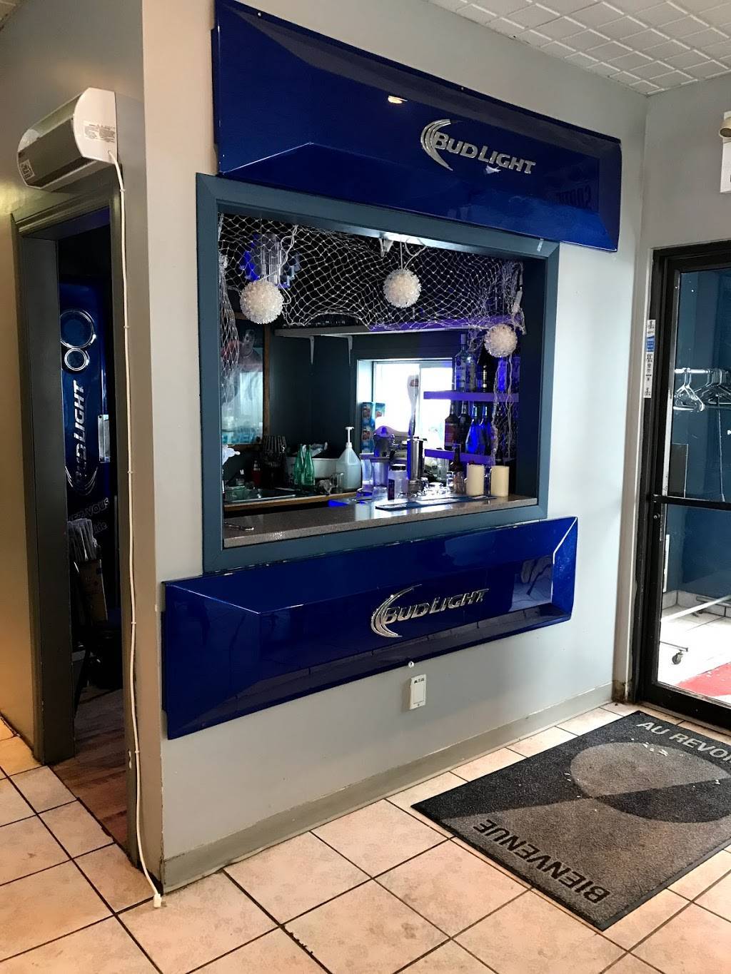 Maxime | restaurant | 169 Rue Galipeau, Thurso, QC J0X 3B0, Canada | 8199853334 OR +1 819-985-3334