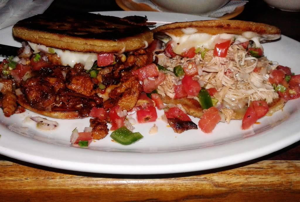 Jalapeños | restaurant | 1940 W William Cannon Dr, Austin, TX 78745, USA | 5126450133 OR +1 512-645-0133