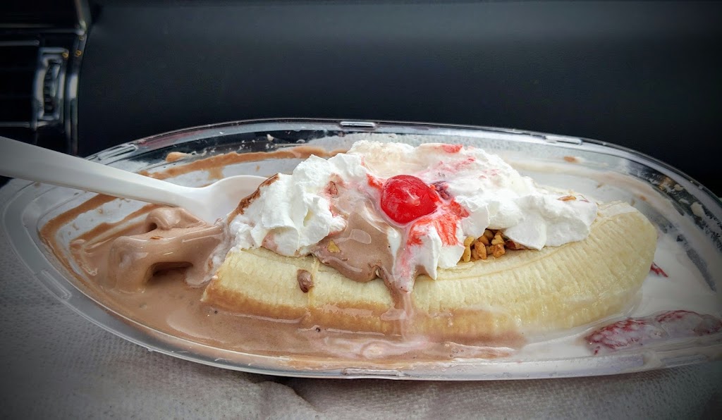 Twist N Dip | restaurant | 3470 Auburn Rd, Auburn Hills, MI 48326, USA | 2488534186 OR +1 248-853-4186