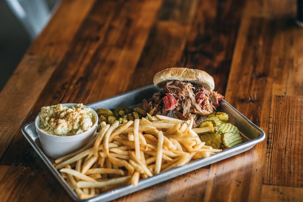Warehouse Barbecue Co. & Brewhouse | restaurant | 2818 N Court Rd, Ottumwa, IA 52501, USA | 6419548038 OR +1 641-954-8038