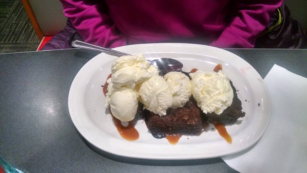 Friendlys | restaurant | 710 Milford Rd, Merrimack, NH 03054, USA | 6035940239 OR +1 603-594-0239