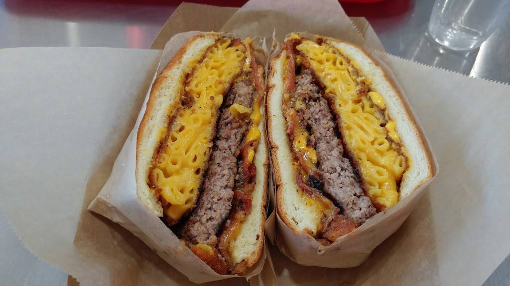 Funky Fries and Burgers | restaurant | 1480 Jamacha Road #203, El Cajon, CA 92019, USA | 6193285959 OR +1 619-328-5959