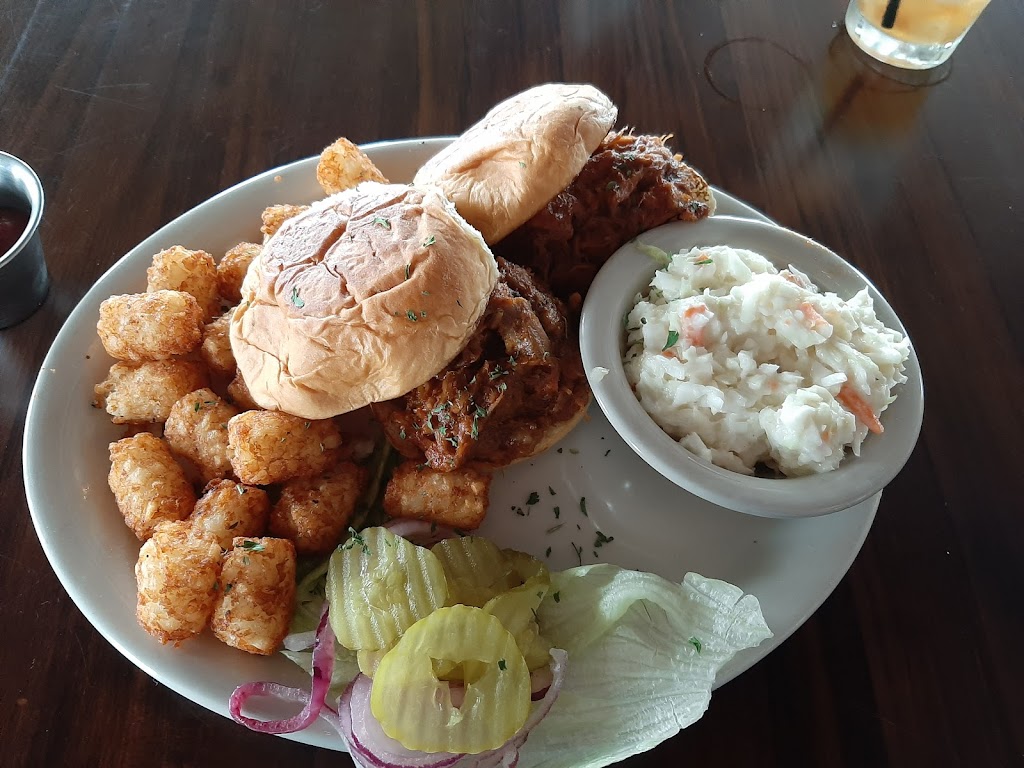 Divots Bar & Grill | restaurant | 1 Golf House Rd, Laguna Vista, TX 78578, USA | 9562994615 OR +1 956-299-4615