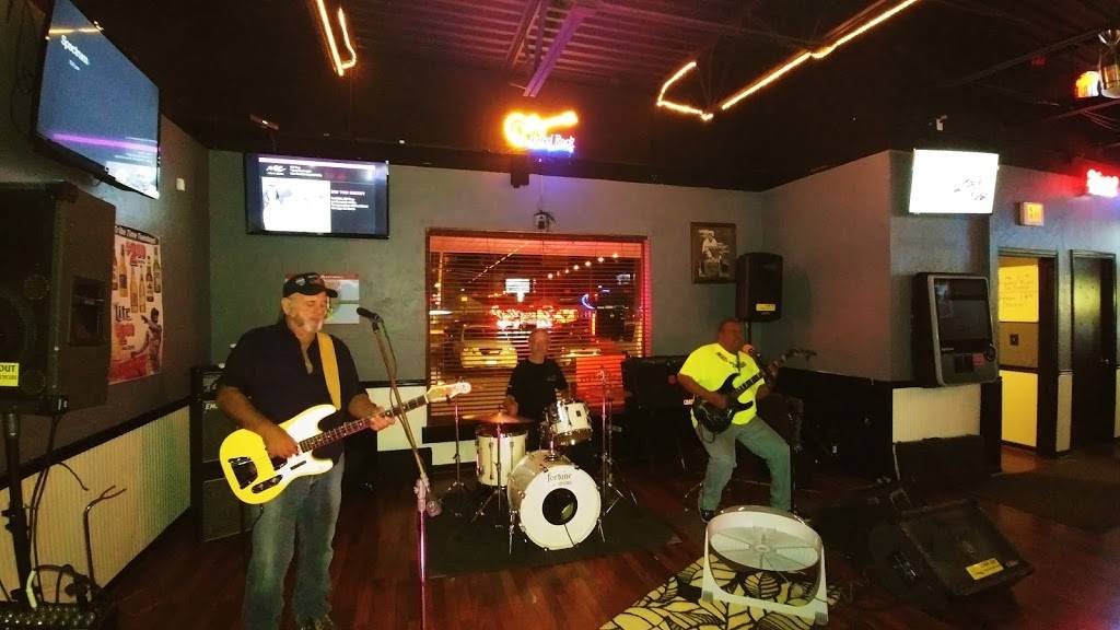 The draft house saloon | restaurant | 1149 Pearl Rd, Brunswick, OH 44212, USA | 3307413685 OR +1 330-741-3685