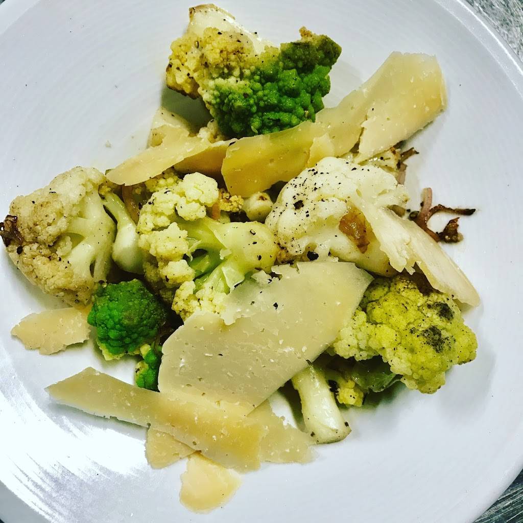 Zig Zag Restaurant | restaurant | 4429 W Montrose Ave, Chicago, IL 60641, USA | 7739357000 OR +1 773-935-7000