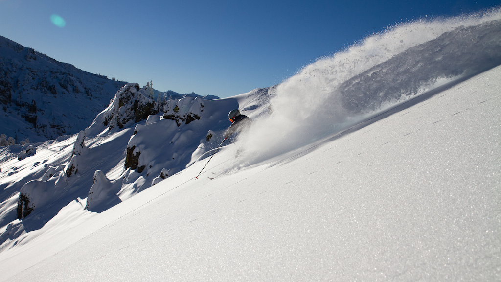 Sugar Bowl Resort | restaurant | 629 Sugar Bowl Rd, Norden, CA 95724, USA | 5304269000 OR +1 530-426-9000