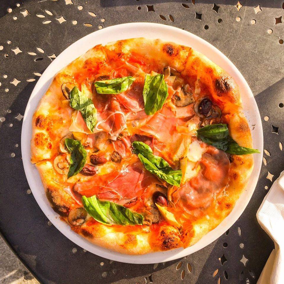 Bella Napoli | restaurant | 6229 Brookside Blvd, Kansas City, MO 64113, USA | 8164445041 OR +1 816-444-5041