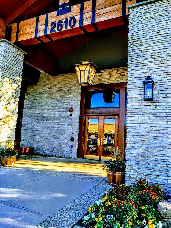 Claim Jumper Restaurants | restaurant | 2610 New, Sutton Rd, Hoffman Estates, IL 60192, USA | 8476456400 OR +1 847-645-6400