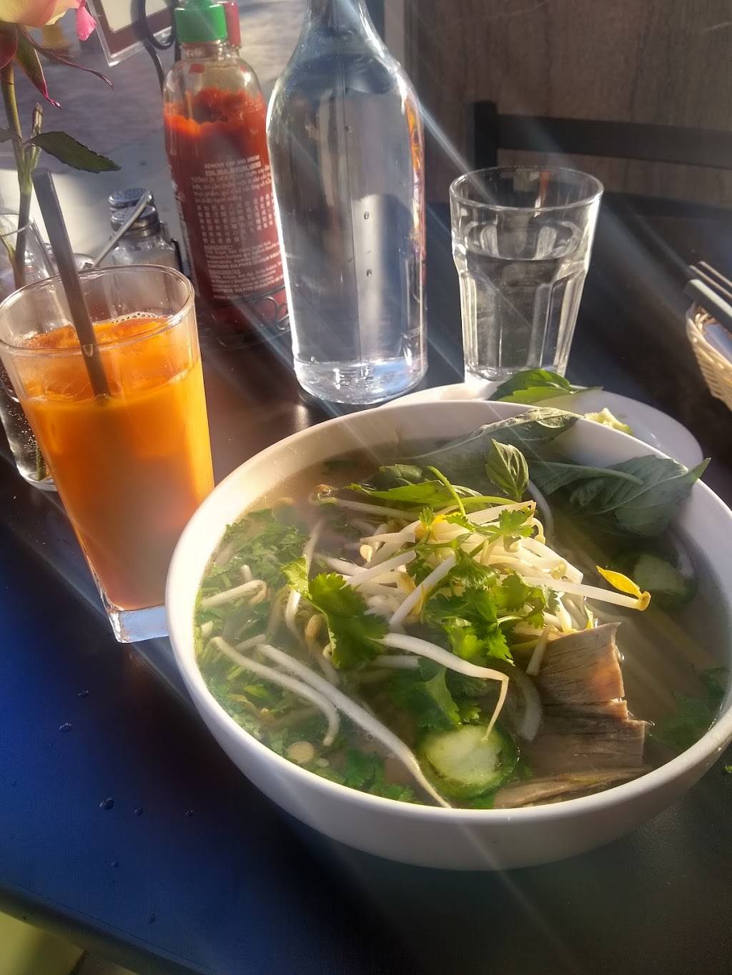 Pho Real Kitchen and Bar | restaurant | 200 4th St, Des Moines, IA 50309, USA | 5156303552 OR +1 515-630-3552