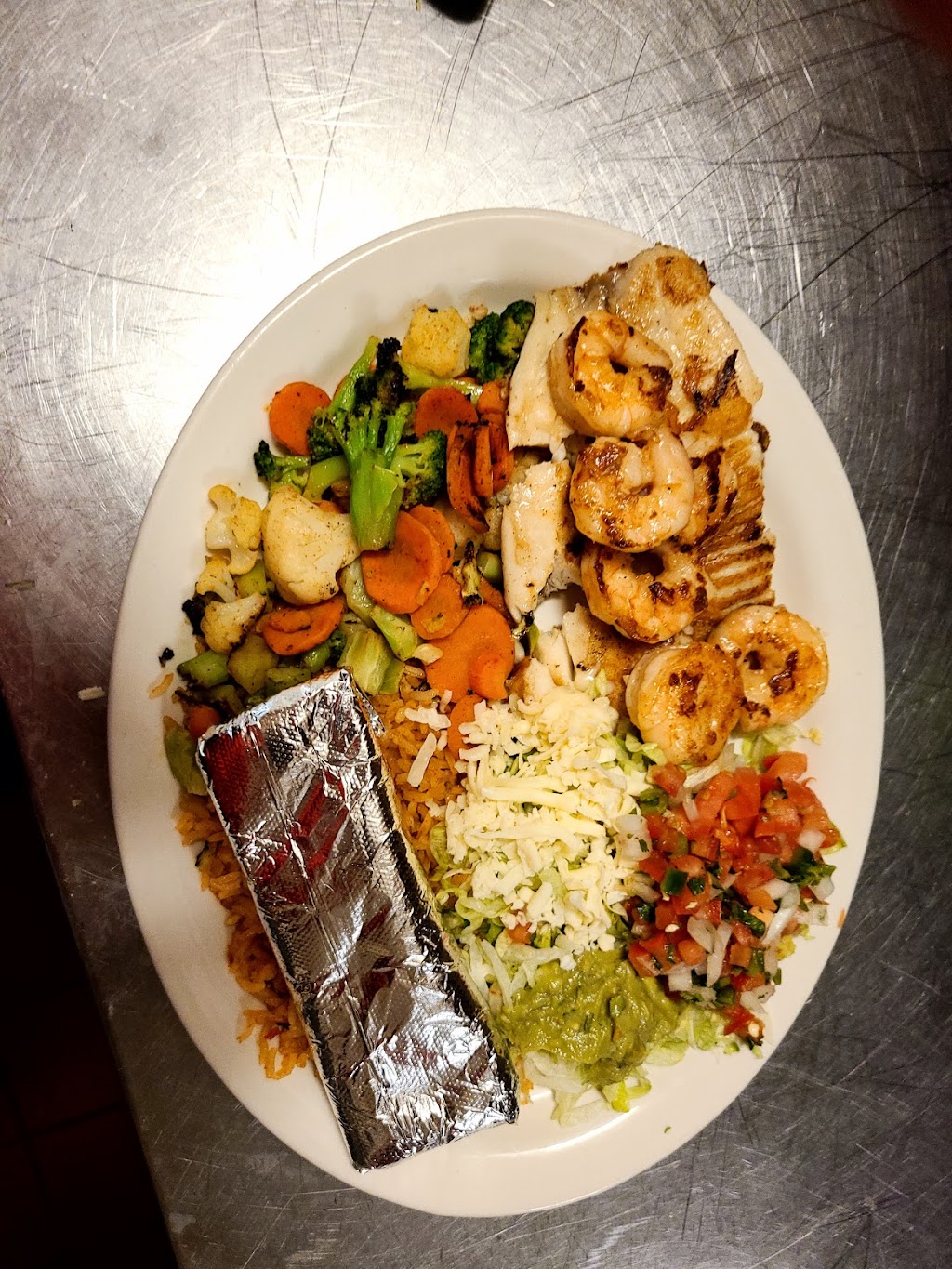 Ixtapa mexican grill & cantina | restaurant | 410 US-54, Camdenton, MO 65020, USA | 5738732262 OR +1 573-873-2262